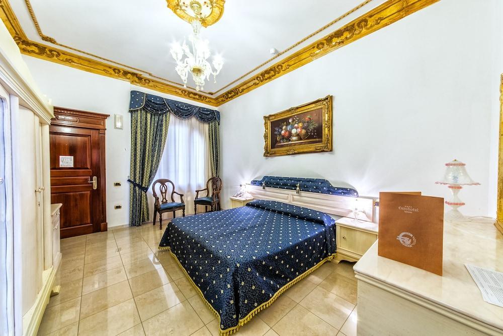 Euro Hotel איגלסיאס מראה חיצוני תמונה