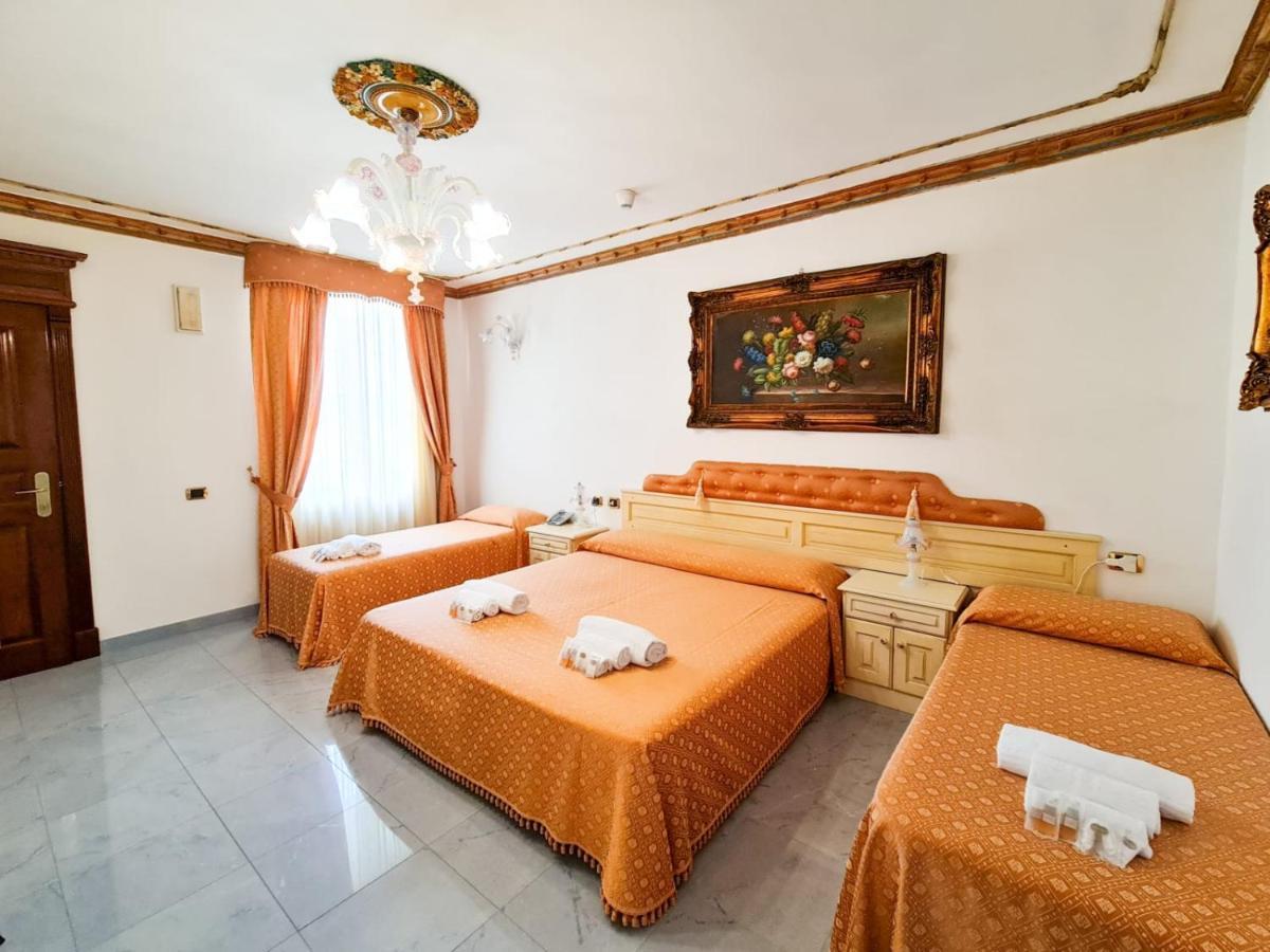 Euro Hotel איגלסיאס מראה חיצוני תמונה