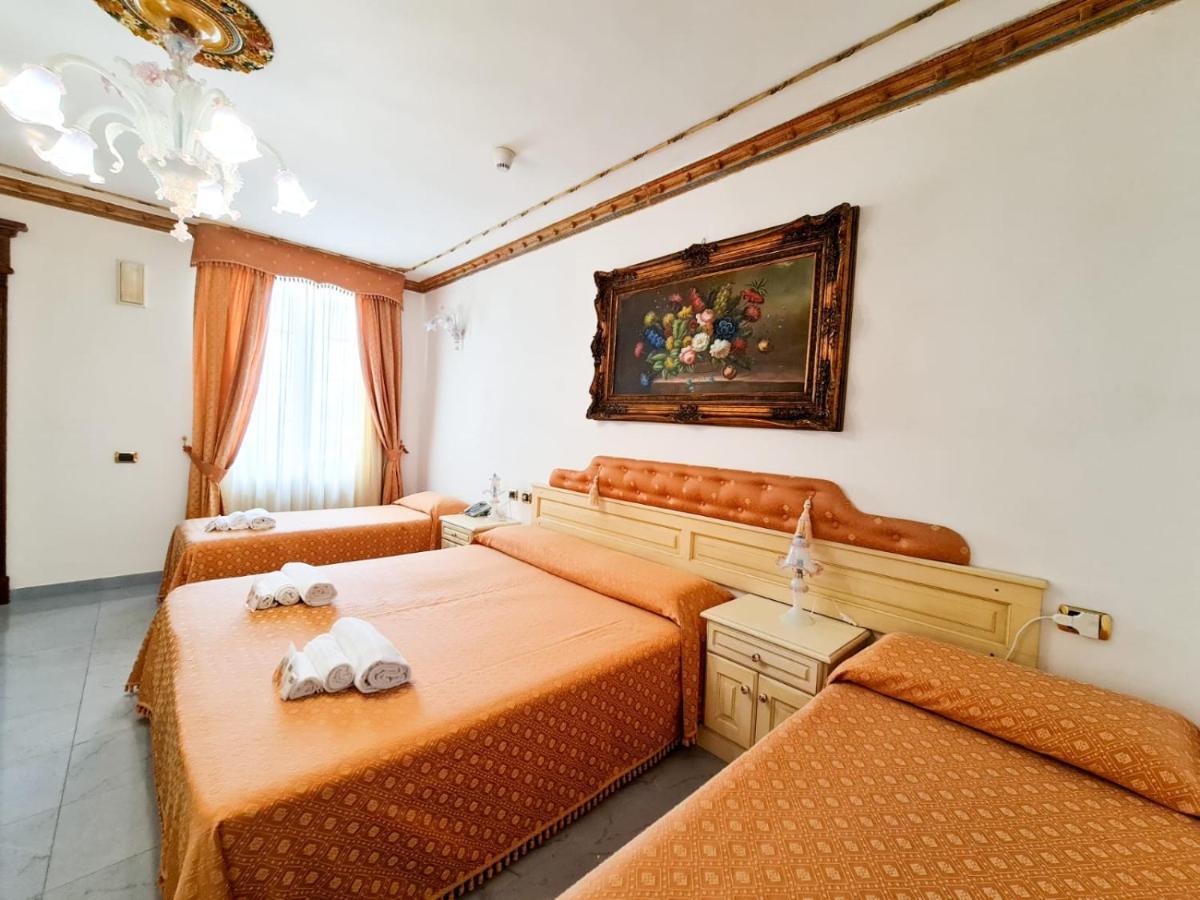 Euro Hotel איגלסיאס מראה חיצוני תמונה