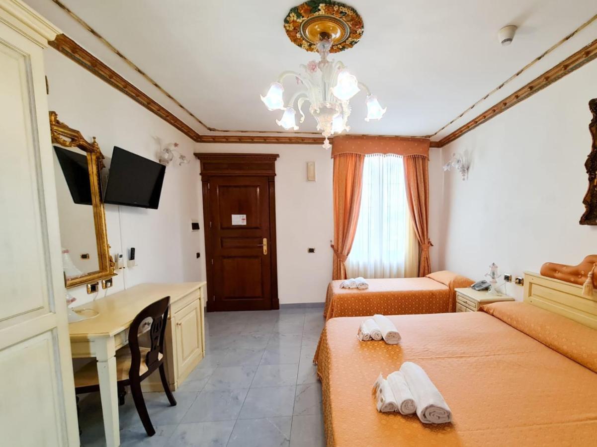 Euro Hotel איגלסיאס מראה חיצוני תמונה