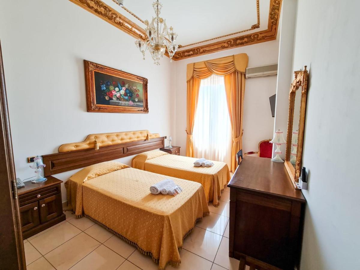 Euro Hotel איגלסיאס מראה חיצוני תמונה