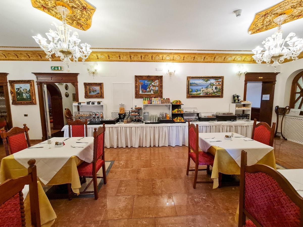 Euro Hotel איגלסיאס מראה חיצוני תמונה