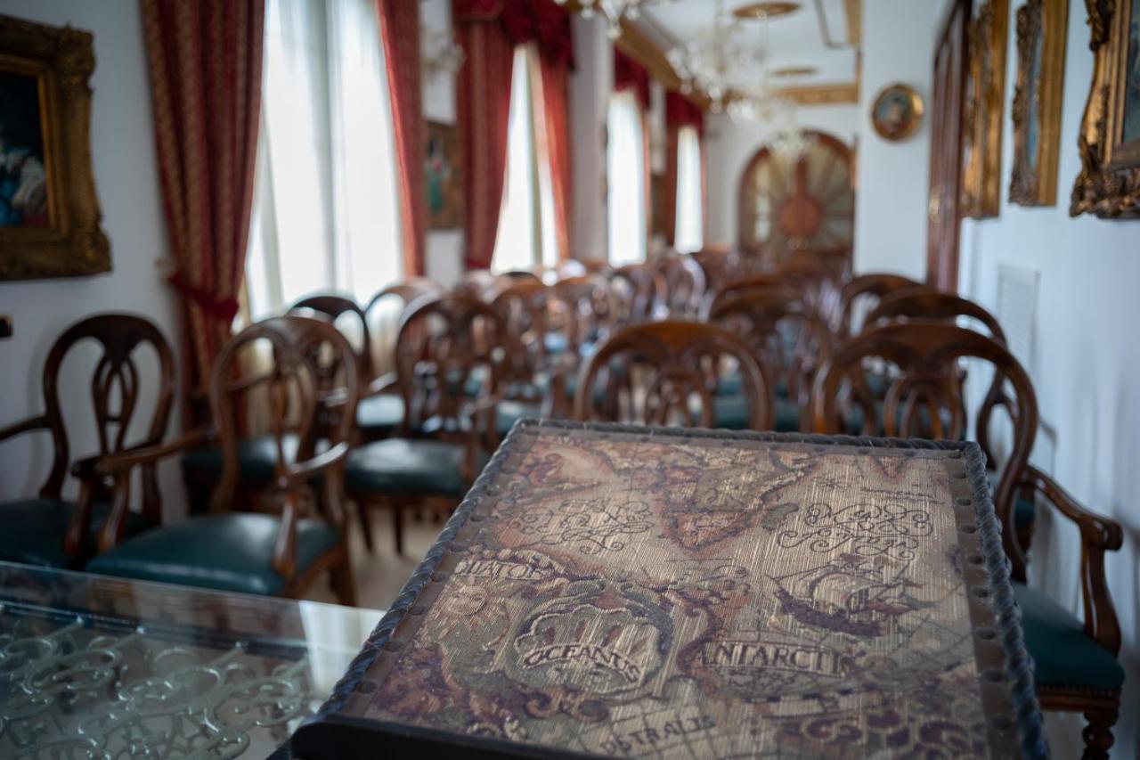 Euro Hotel איגלסיאס מראה חיצוני תמונה